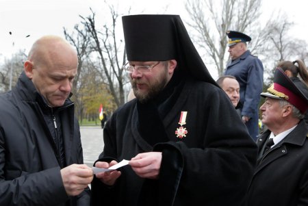 Кобзарю — цветы Дня Достоинства и Свободы (фоторепортаж)