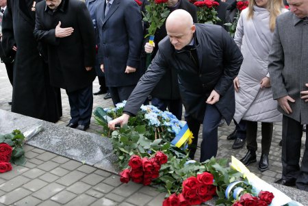 Кобзарю — цветы Дня Достоинства и Свободы (фоторепортаж)