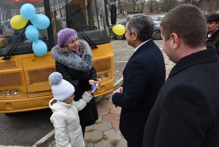 Школьники Одесской области получили новые автобусы (фото)