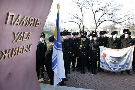 Память - удел живых: в Одессе почтили память выдающегося подводника-одессита XX-го века (фоторепортаж)