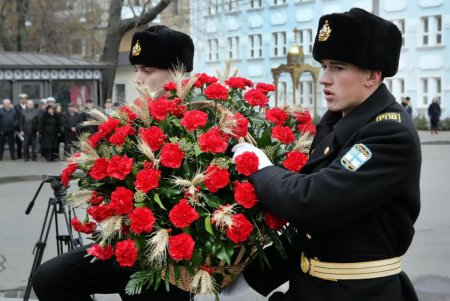 В Одессе почтили память жертв Голодомора (фоторепортаж) 