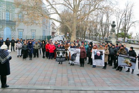 Митинг против живодеров прошел под одесской мэрией (фоторепортаж)