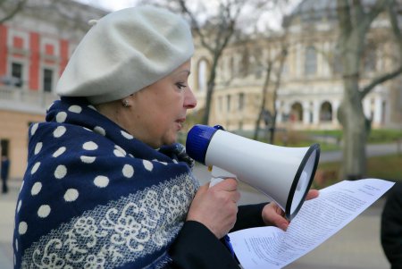 Митинг против живодеров прошел под одесской мэрией (фоторепортаж)