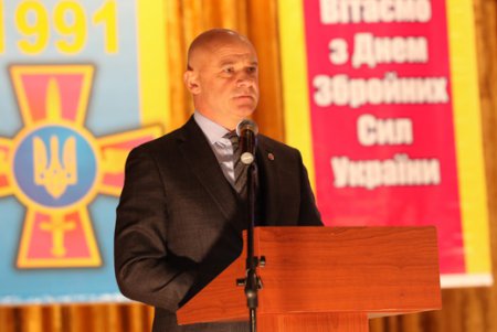 Геннадий Труханов поздравил военнослужащих с 25-летием Вооруженных Сил Украины