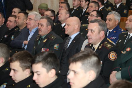 Геннадий Труханов поздравил военнослужащих с 25-летием Вооруженных Сил Украины