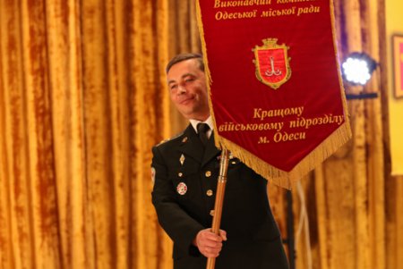Геннадий Труханов поздравил военнослужащих с 25-летием Вооруженных Сил Украины