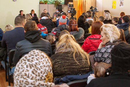 «Дети помогают детям»: 16 тысяч немецких подарков ждут свой главный праздник (фото)
