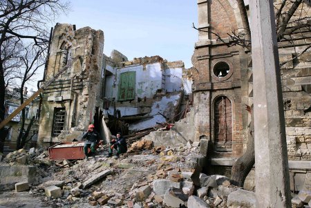 «Масонский дом»: начало спасения или окончательного исчезновения (фоторепортаж)