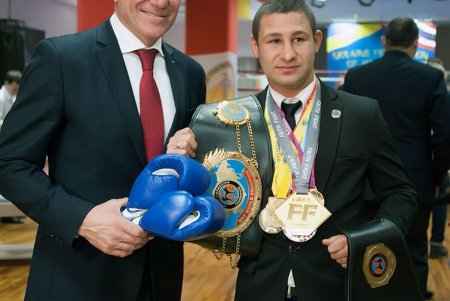 Глава Национального Олимпийского комитета Украины встретился с лучшими тайбоксерами страны (фото)