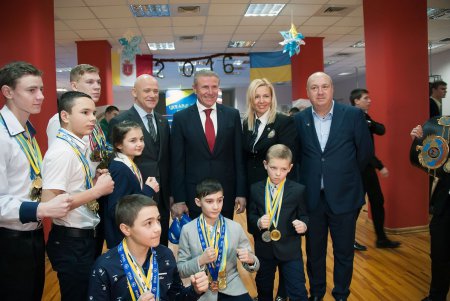 Глава Национального Олимпийского комитета Украины встретился с лучшими тайбоксерами страны (фото)