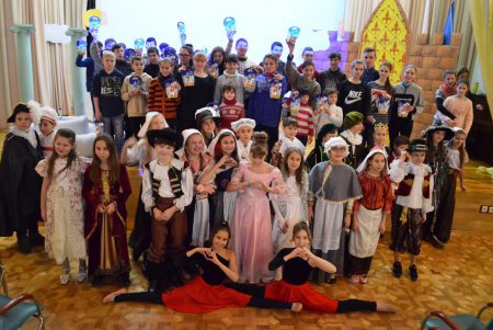 Одесские железнодорожники поделились частичкой сердца с детьми-сиротами (фото)