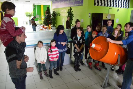 Одесские железнодорожники поделились частичкой сердца с детьми-сиротами (фото)