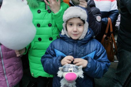 Главная новогодняя елка Одессы зажгла праздничные огни (фоторепортаж)