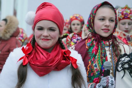 Главная новогодняя елка Одессы зажгла праздничные огни (фоторепортаж)