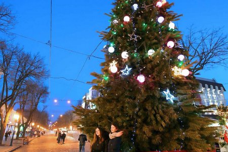 До Нового года остается чуть-чуть (фоторепортаж) 
