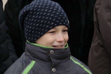 Многодетная семья получила ключи от отремонтированного дома семейного типа (фото)
