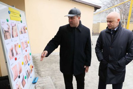 Многодетная семья получила ключи от отремонтированного дома семейного типа (фото)