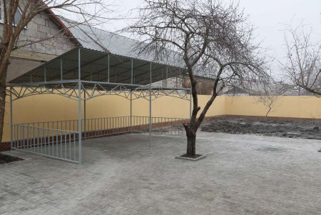 Многодетная семья получила ключи от отремонтированного дома семейного типа (фото)