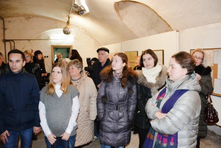 В галерее «Желтые великаны» открылась выставка декоративных росписей позапрошлого века (фото)