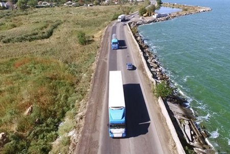 Завтра возобновляется двустороннее движение транспорта по дамбе Хаджибея (фото)