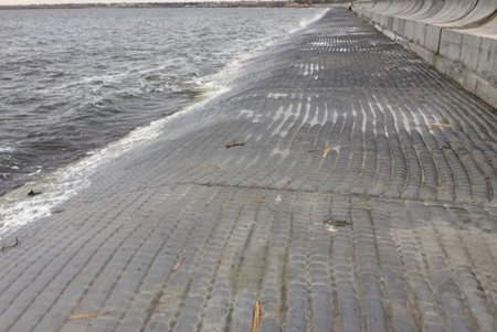 Завтра возобновляется двустороннее движение транспорта по дамбе Хаджибея (фото)