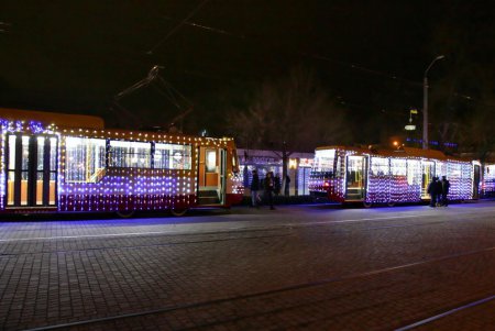 В Одессе курсируют «трамваи Деда Мороза» ( фоторепортаж)  