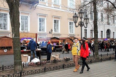 На главной праздничной сцене города прошла встреча Детского Нового года (фото)