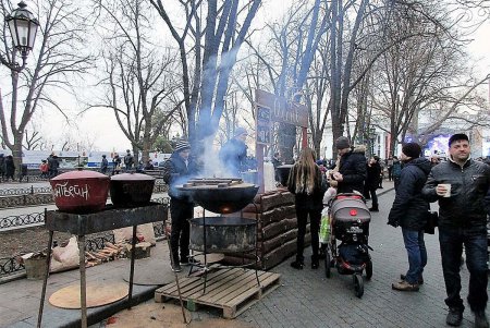 На главной праздничной сцене города прошла встреча Детского Нового года (фото)