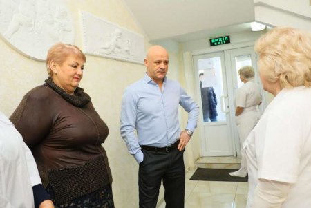 Мэр Одессы поздравил маленьких одесситов, рожденных 1 января (фото)