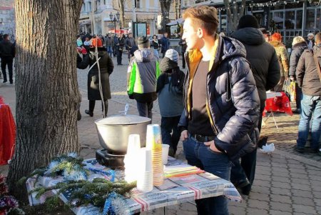 В Одессе с успехом проходит первый Фестиваль глинтвейна (фото)