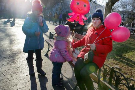 Одесситы продолжают отмечать наступивший 2017 год (фоторепортаж)