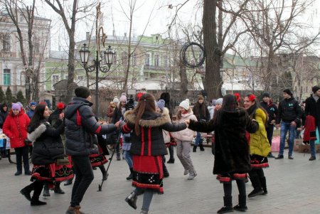 В лучших рождественских традициях: в Горсаду проходит благотворительная ярмарка (фото)