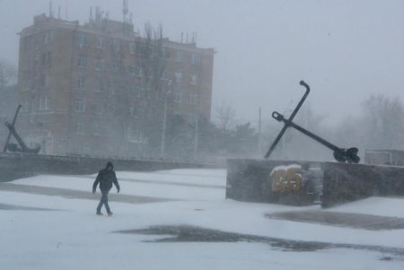 Одессу заметает снегом (фоторепортаж)