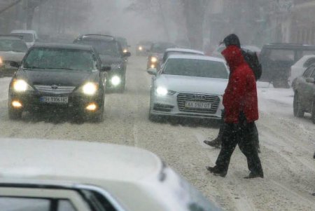 Одессу заметает снегом (фоторепортаж)
