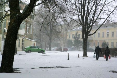Одессу заметает снегом (фоторепортаж)