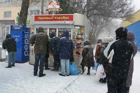 Одессу заметает снегом (фоторепортаж)