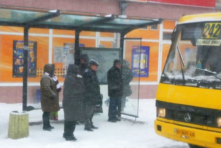 Одессу заметает снегом (фоторепортаж)