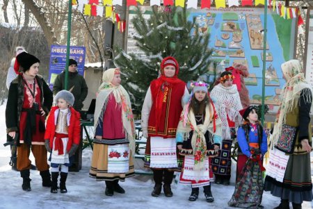 Рождество в Зоопарке отпраздновали колядками, танцами, сказками и викториной о животных (фото)