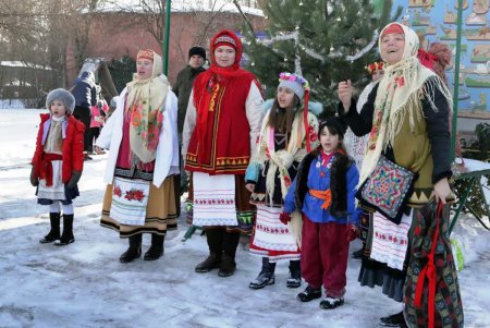 Рождество в Зоопарке отпраздновали колядками, танцами, сказками и викториной о животных (фото)