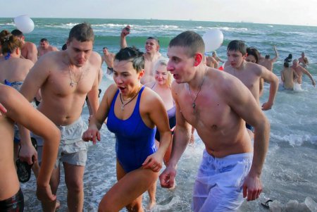 Крещение как акт веры и акция милосердия (фоторепортаж)