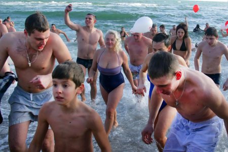 Крещение как акт веры и акция милосердия (фоторепортаж)