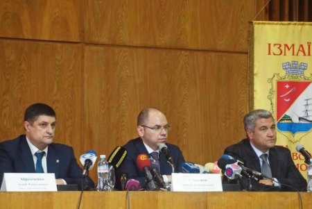  «Известная трасса», Дворец спорта и Центр админуслуг: губернатор посетил южные районы Одесской области (фото) 