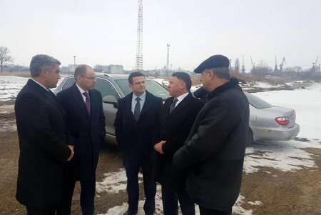  «Известная трасса», Дворец спорта и Центр админуслуг: губернатор посетил южные районы Одесской области (фото) 