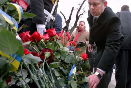 Жестокий урок для будущих поколений: в Одессе почтили память жертв Холокоста (фото)