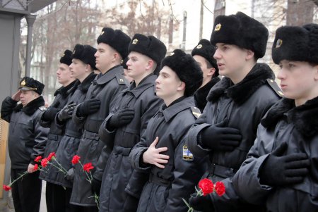 Одесситы почтили память Героев Крут (фоторепортаж)
