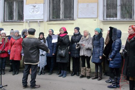 Одесситы почтили память Героев Крут (фоторепортаж)