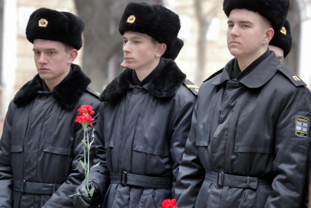 Одесситы почтили память Героев Крут (фоторепортаж)
