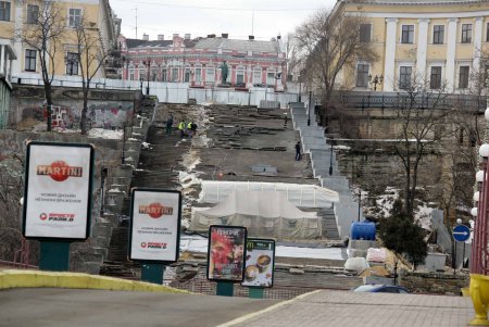 Потемкинская лестница стала не проходной до середины мая (фоторепортаж)