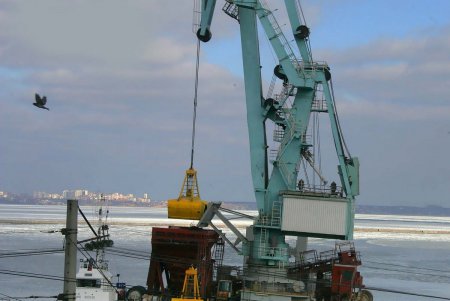 В Одессе море стало ледяным и сказочным (фоторепортаж)
