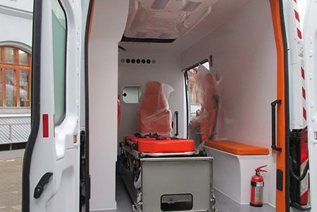 Новые автомобили скорой медицинской помощи отправились в южные районы Одесского региона (фото)